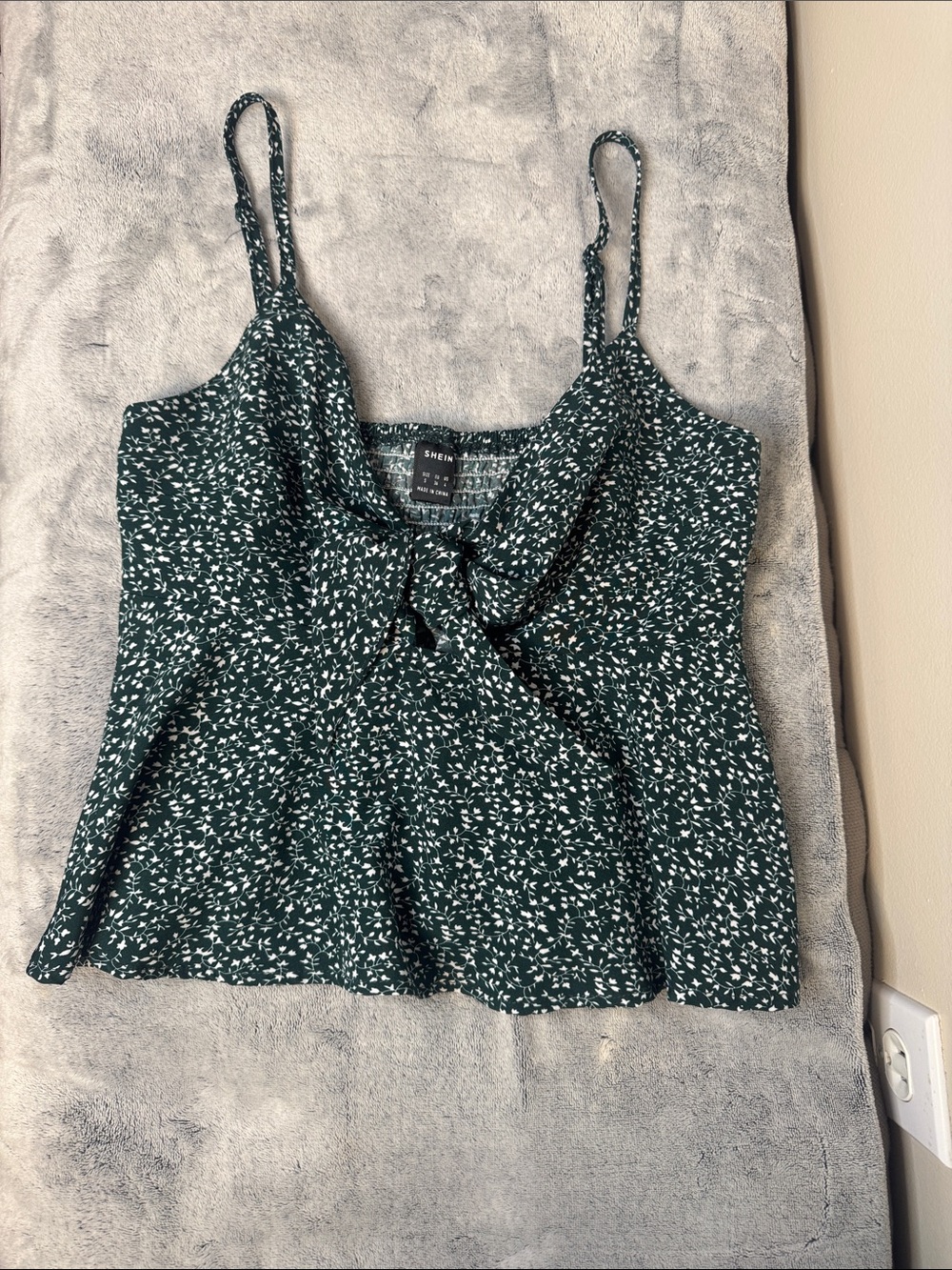 SHEIN Green & White Leaf Print Tie Front Cami Tank Top - Size Small